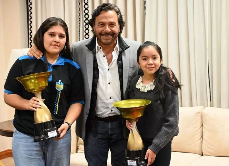 Sáenz recibió a jóvenes ajedrecistas salteñas con trayectoria nacional e internacional en niveles de elite
