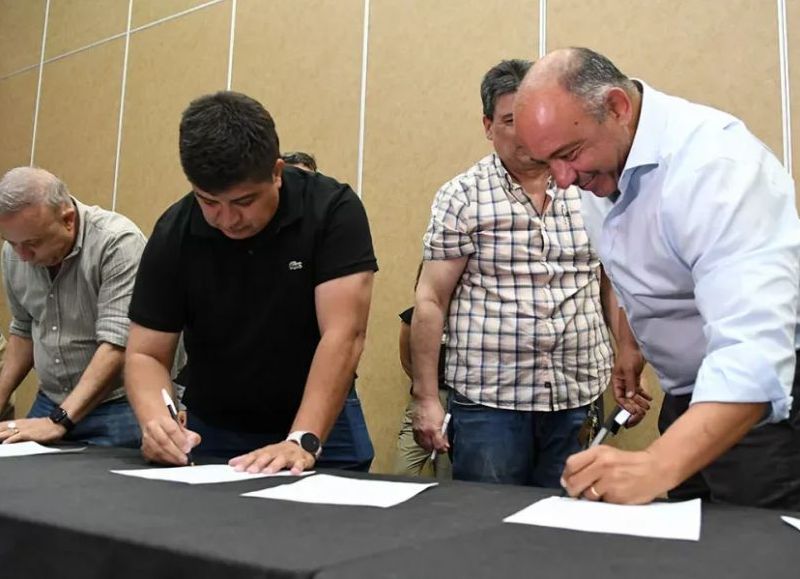 VIDEO | Provincia acordó con gremios un bono de 200 mil pesos y apertura de paritarias en febrero