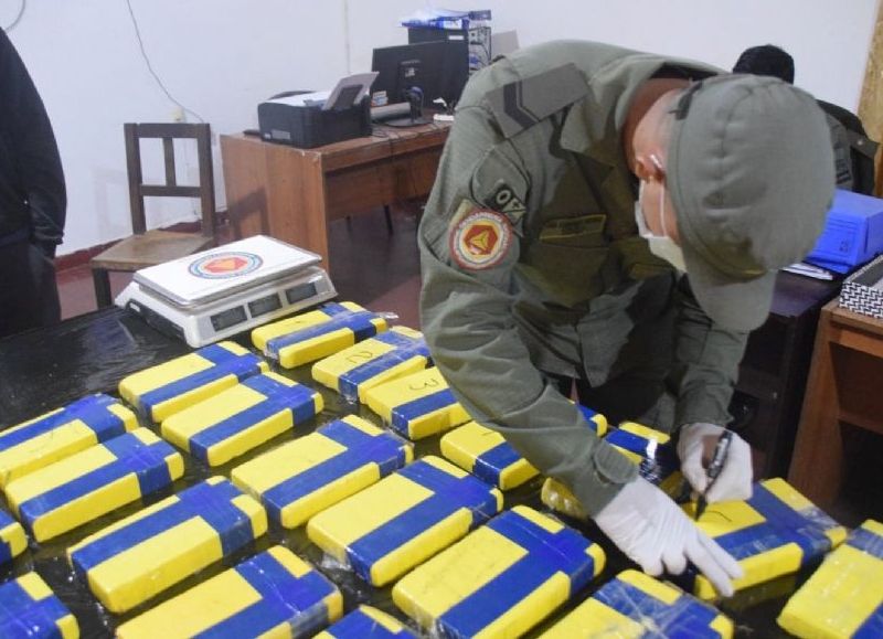 En la provincia incautaron más de 31 kilos de cocaína ocultos en un cargamento de berenjenas